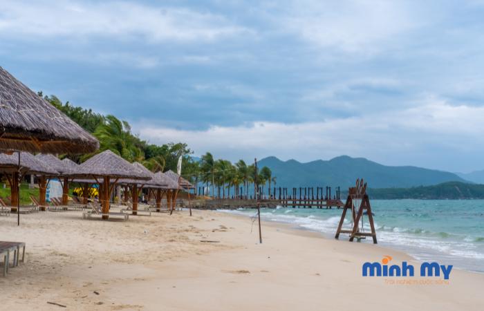 TOP 10 bãi tắm Nha Trang - Tuyệt cảnh thiên nhiên ban tặng