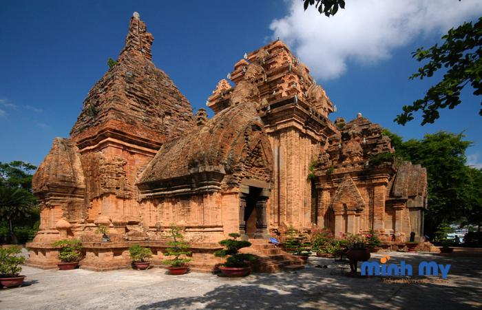 Du lịch Nha Trang tháng 8: Thời tiết, điểm du lịch, ăn uống