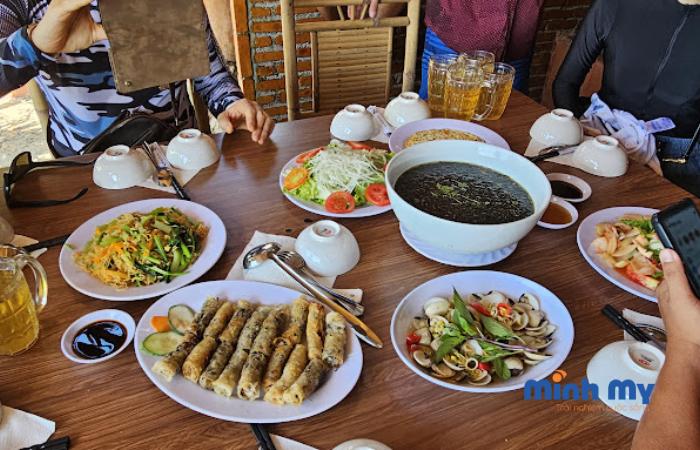 Review Làng du lịch Con Sẻ Tre với nét thanh bình hiếm có
