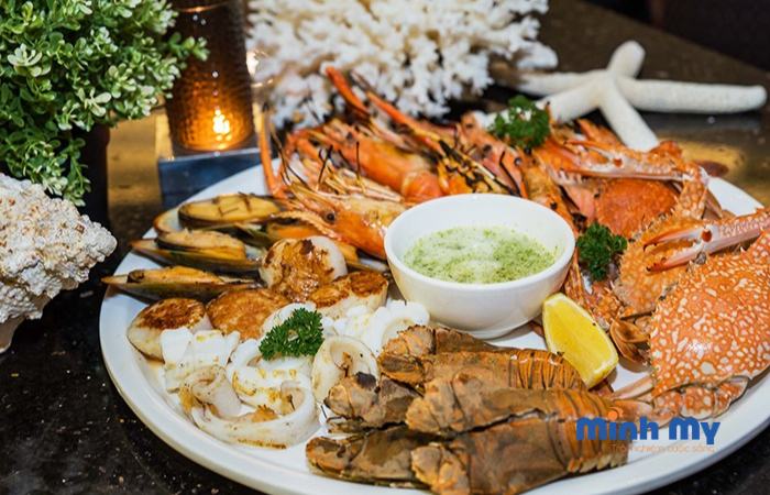 Khám phá Thuỷ cung Trí Nguyên thu nhỏ giữa thành phố biển
