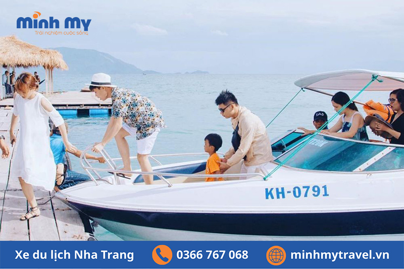 Di chuyển đến VinWonders Nha Trang bằng Cano