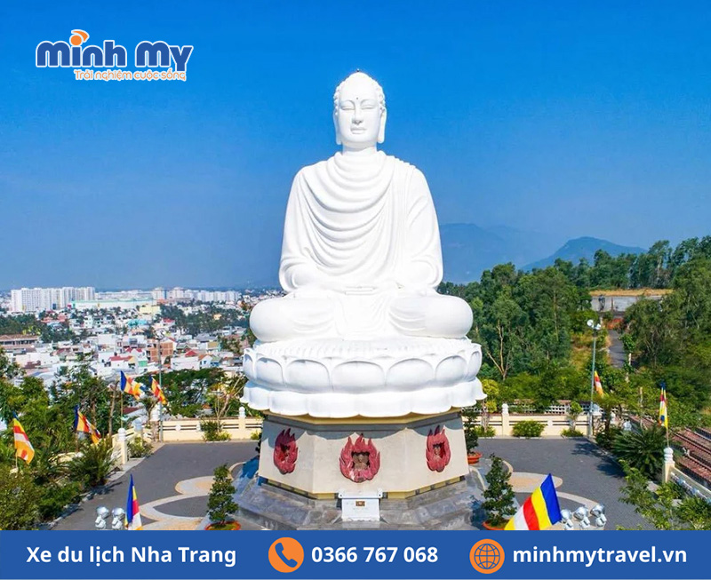 Tượng Kim Thân Phật Tổ chùa Long Sơn